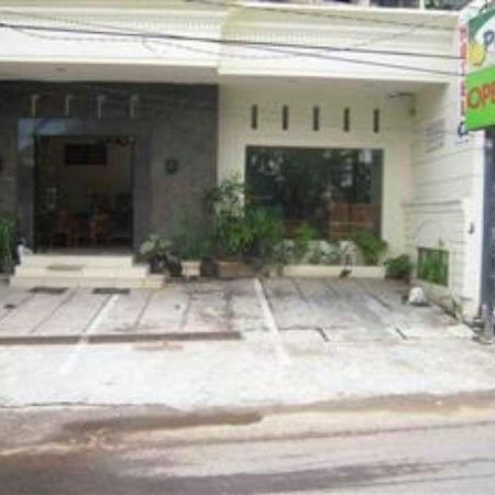 Hotel Paprica 1 Surabaya Exterior photo